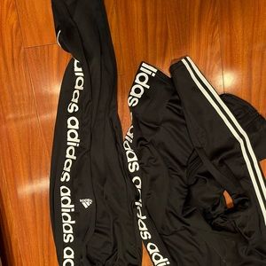 Men adidas sweatsuit XL new with tags